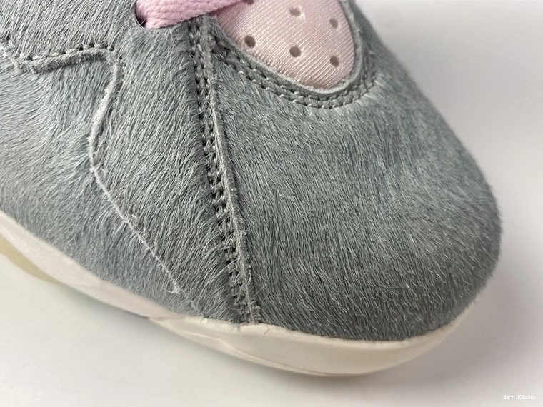 Retro - Jordan Neutral CT8528-002 7 Grey 0105